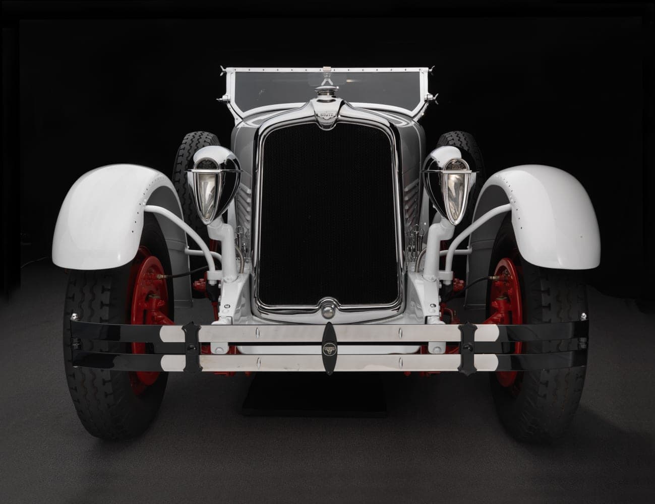 Franklin Mint 1928 Stutz Black Hawk Boattail Speedster 1:24 Scale Model (NO BOX